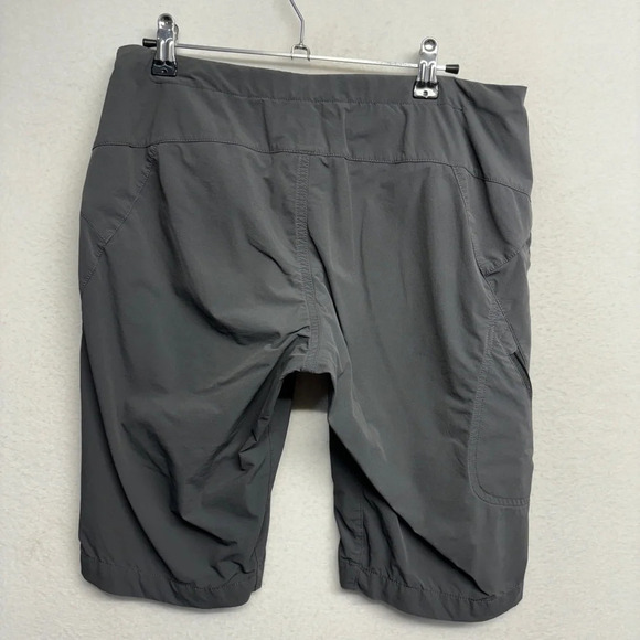 Mountain Hard Wear Women's Cargo Shorts Zip Pockets Belt Waist Buckle Gray 4 - Picture 2 of 6